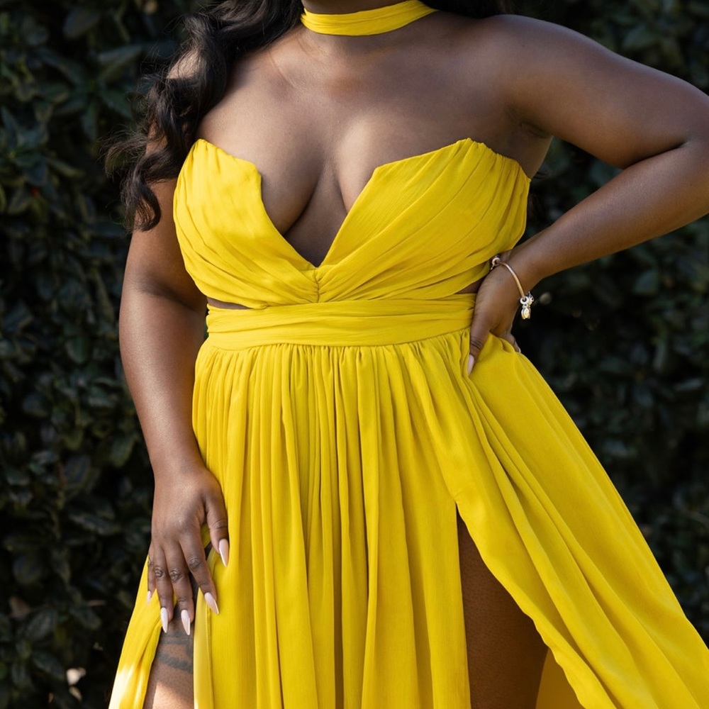 Miss circle dress size large (10-12) wore once for engagement shoot